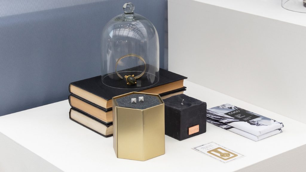 Top Drawer Modern Vestige